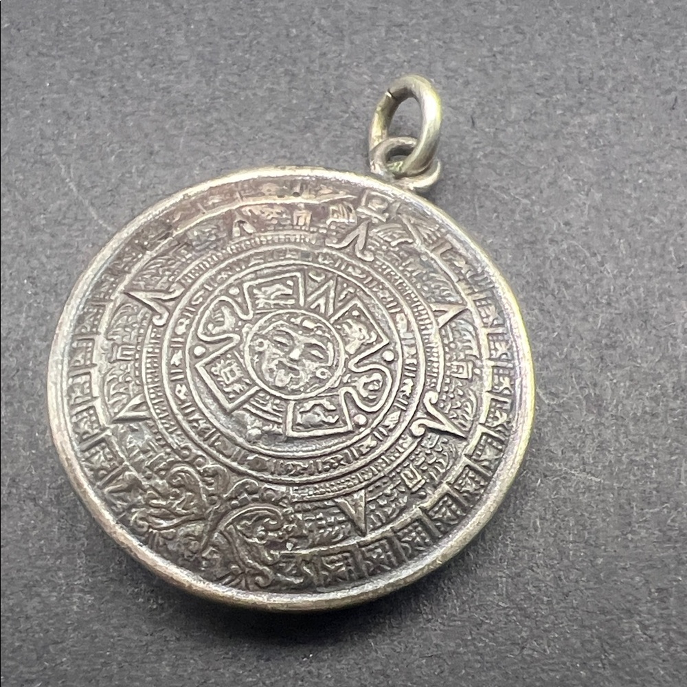 Aztec  Pendant - Picture 3 of 3